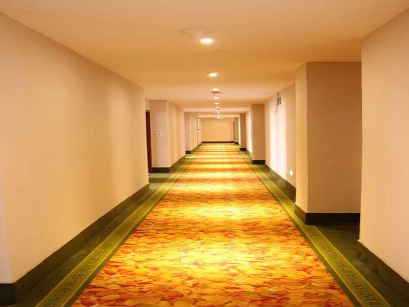 Greentree Inn Shandong Qingdao Development District Sdust Express Hotel Exterior foto